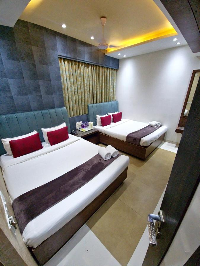 Hotel City Heart Shirdi Esterno foto