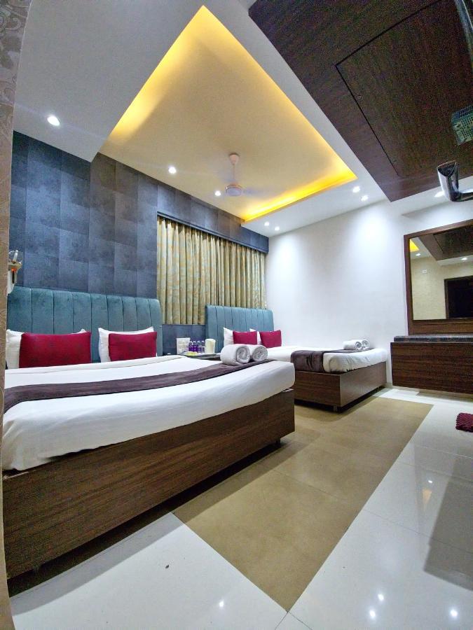 Hotel City Heart Shirdi Esterno foto