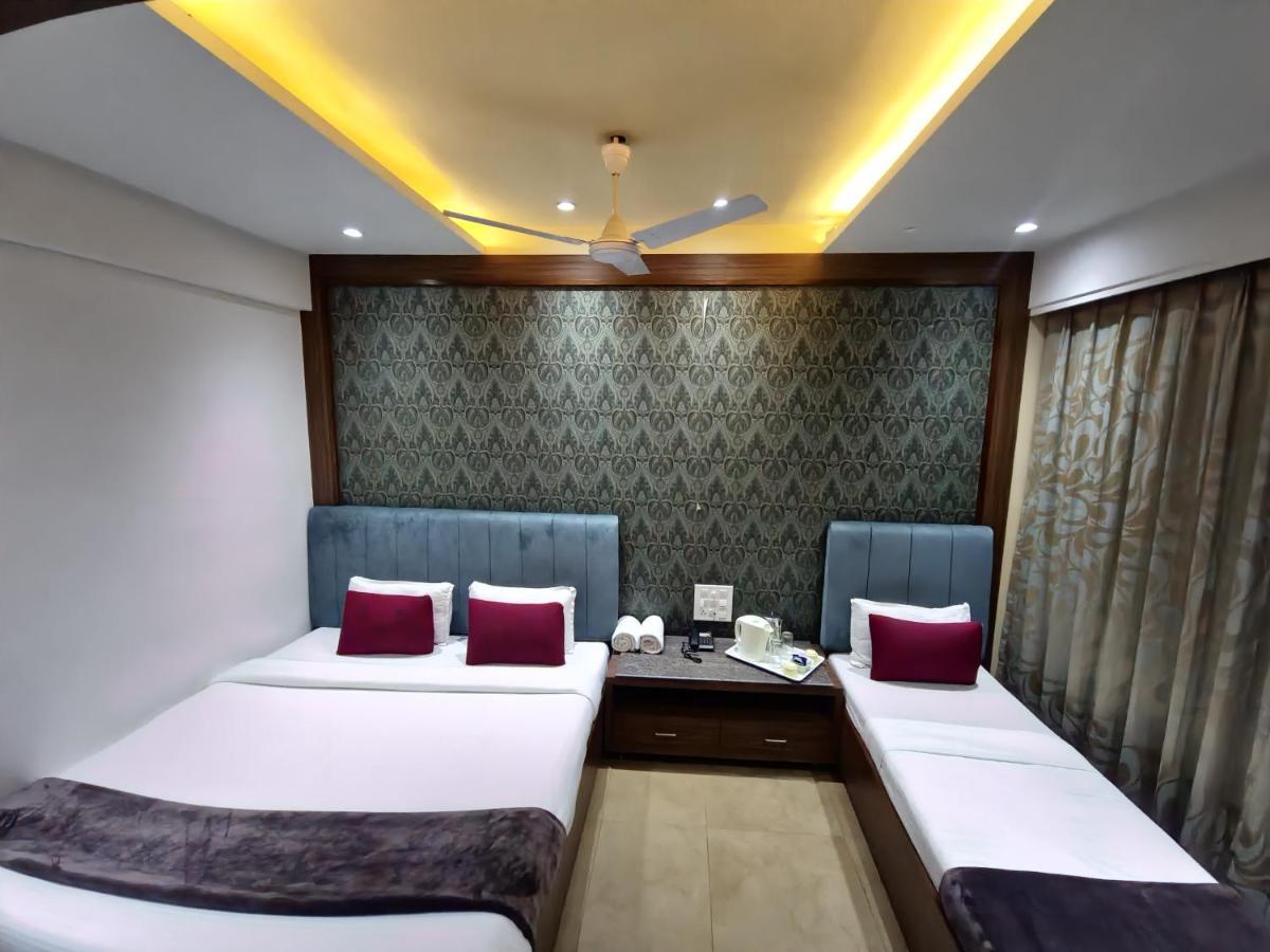 Hotel City Heart Shirdi Esterno foto