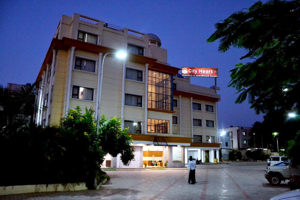 Hotel City Heart Shirdi Esterno foto