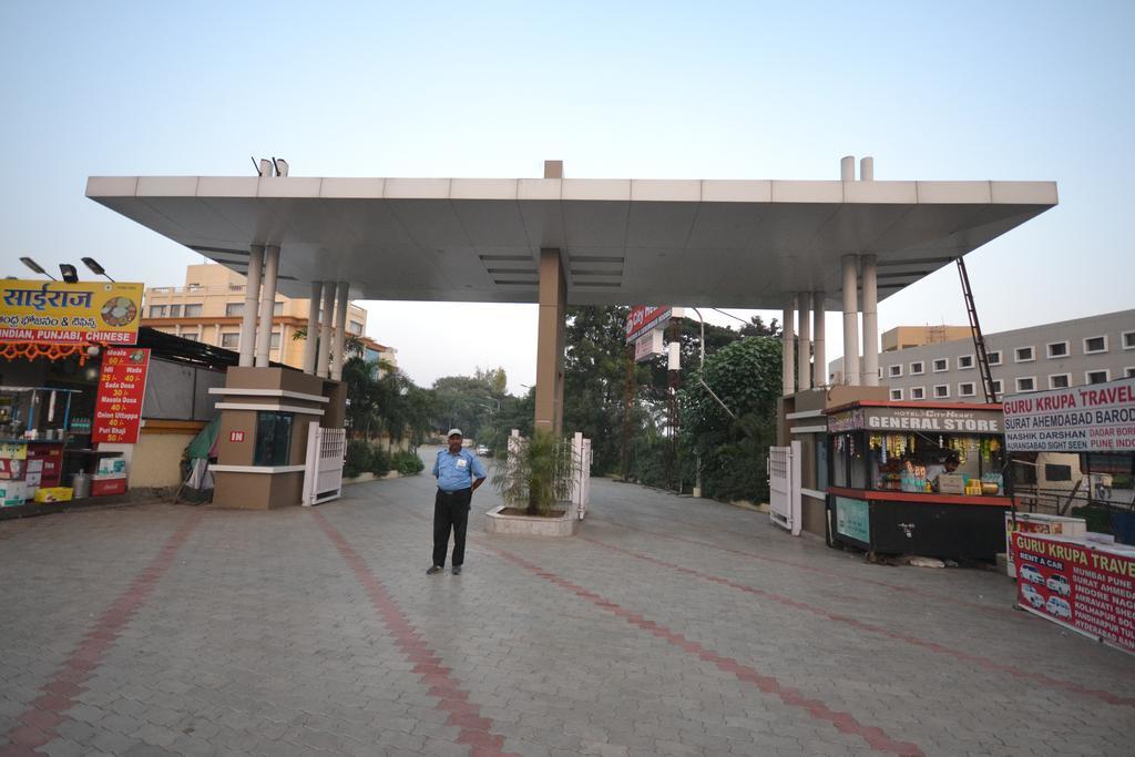 Hotel City Heart Shirdi Esterno foto