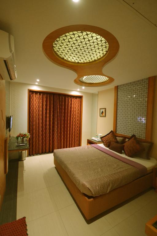 Hotel City Heart Shirdi Esterno foto